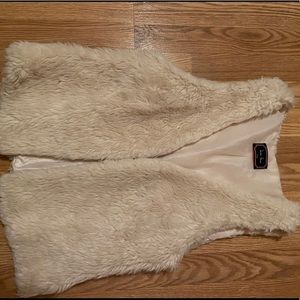 Love tree fuzzy vest coat